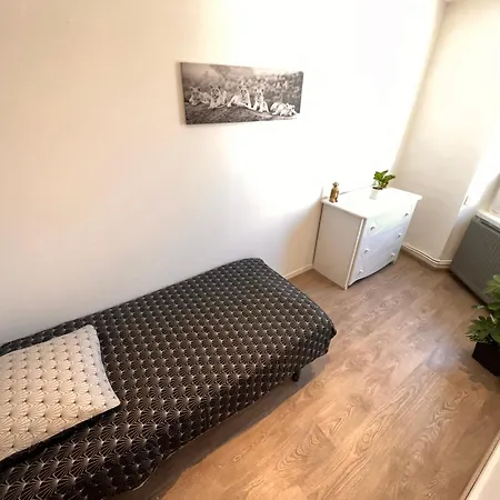 Centre-ville Tres Spacieux Avec 4 Appartement *